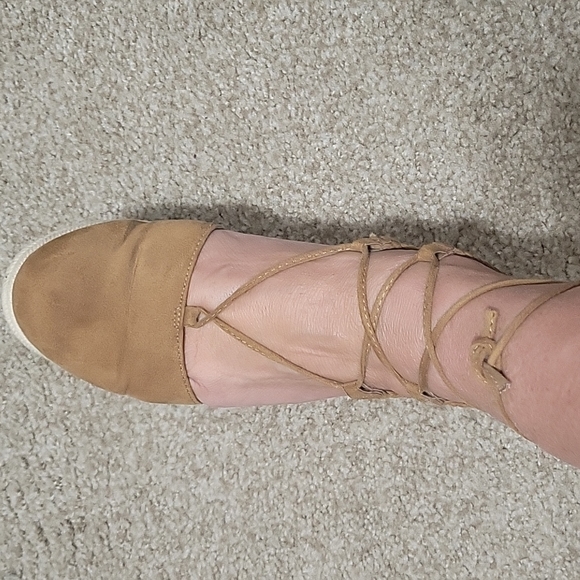 Shoes - Picture 6 of 8